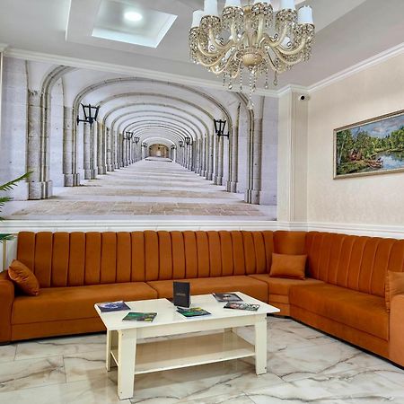 Maris Hotel Baku Exteriör bild