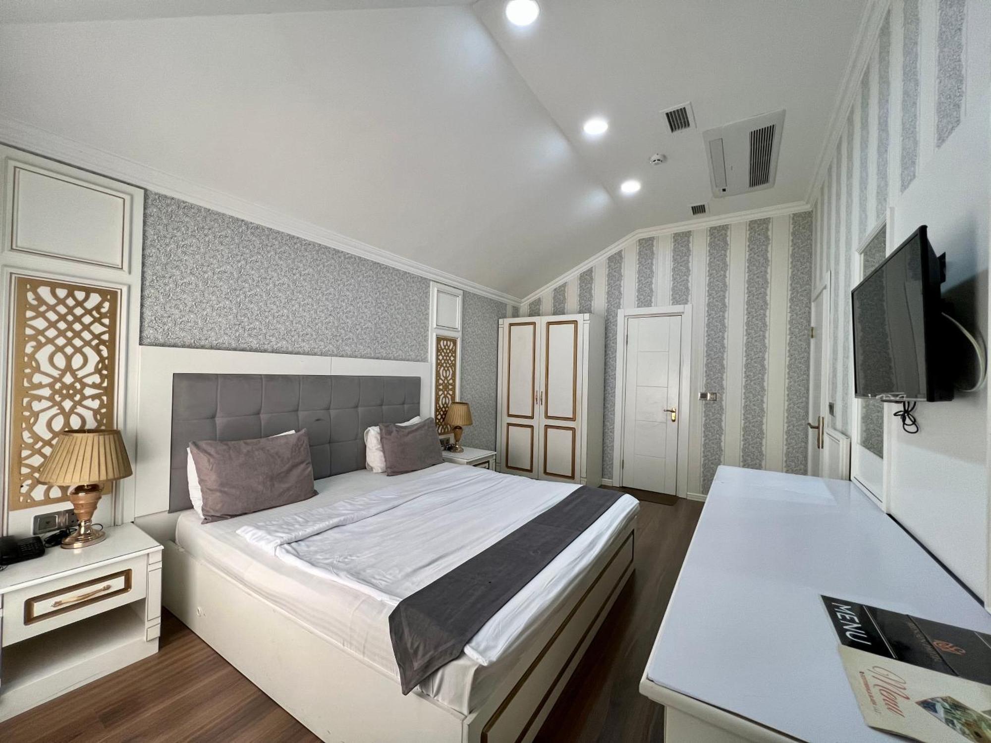 Maris Hotel Baku Exteriör bild