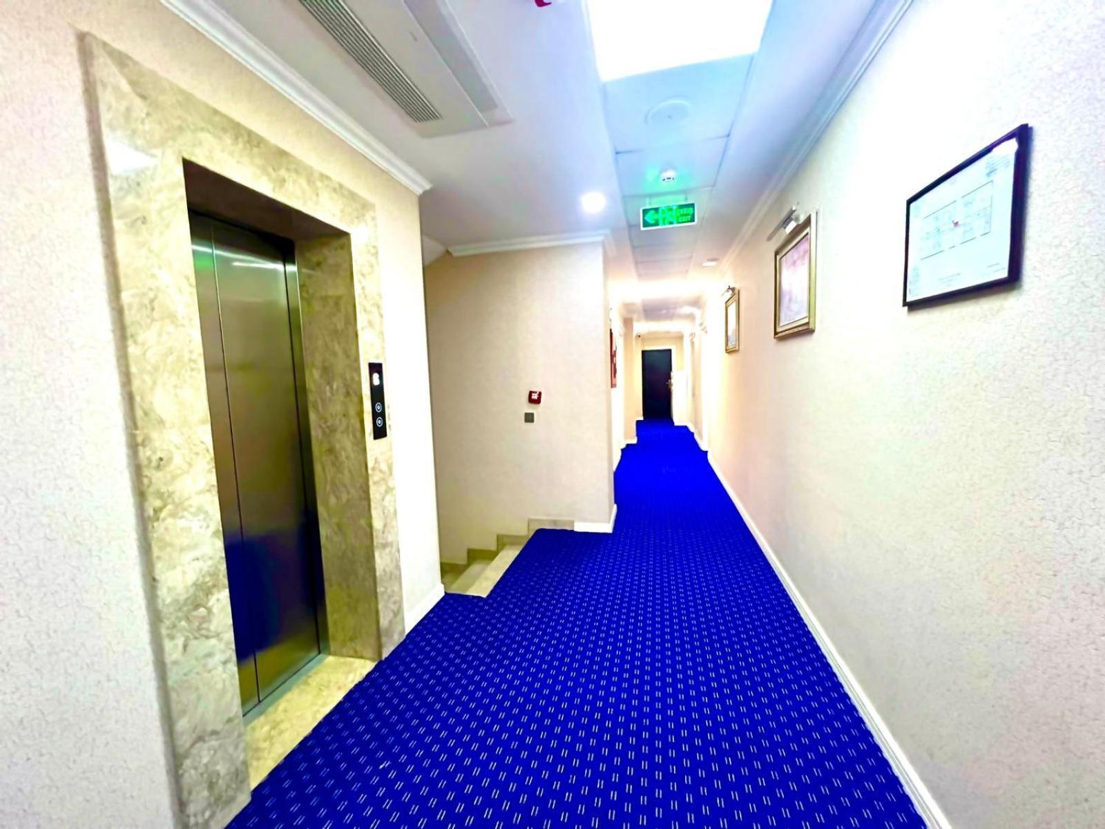 Maris Hotel Baku Exteriör bild