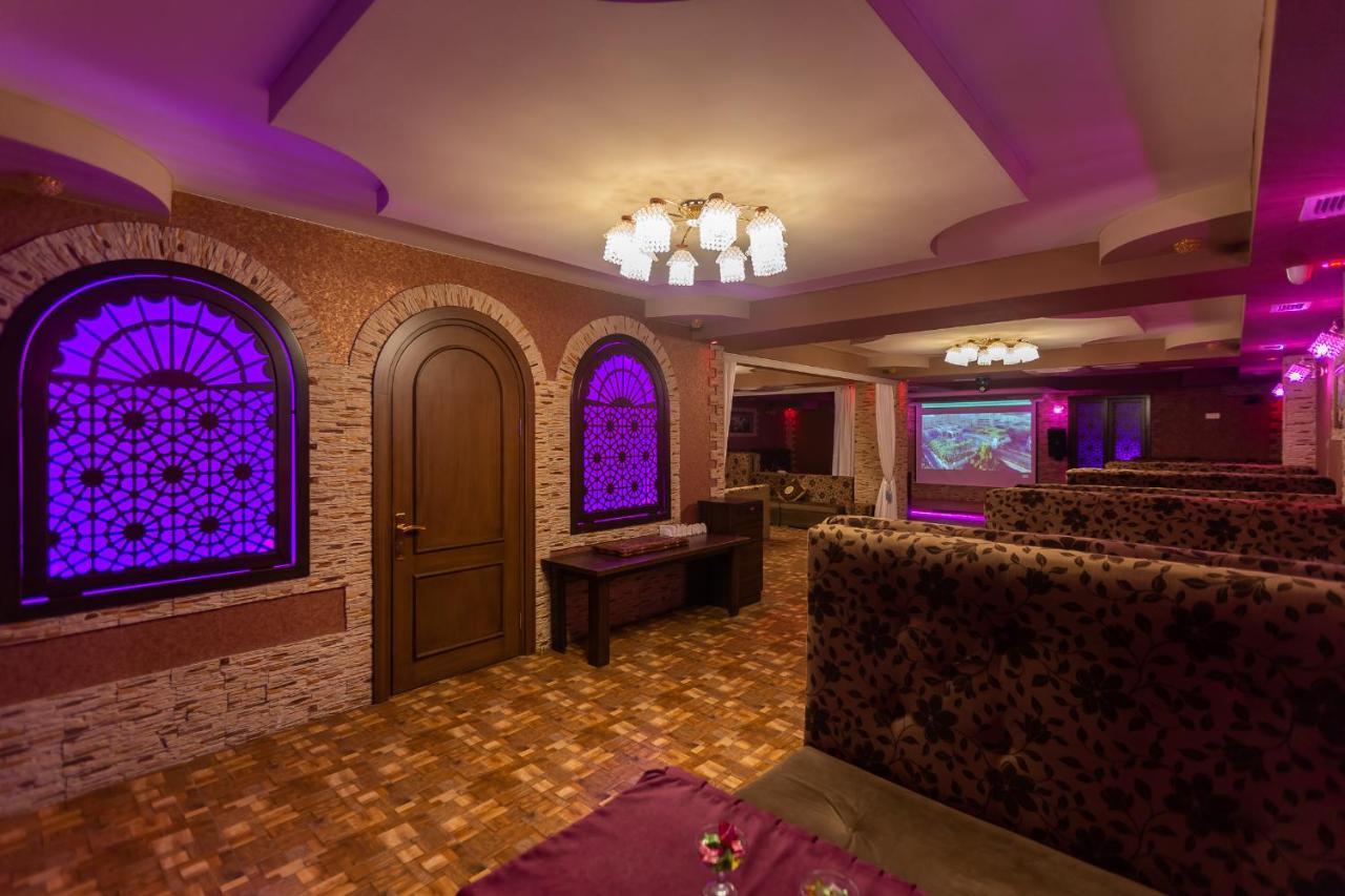 Maris Hotel Baku Exteriör bild
