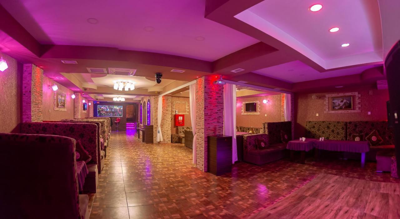 Maris Hotel Baku Exteriör bild